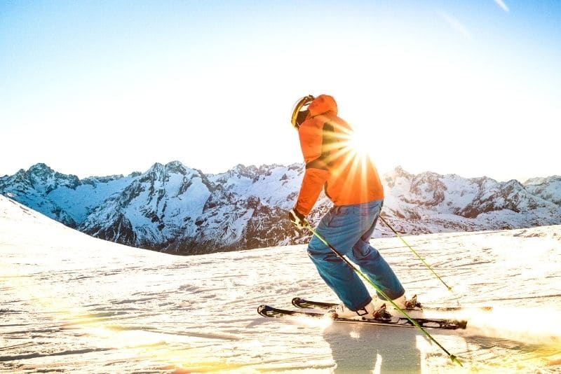 万博客户端登录滑雪时独自旅行冒险