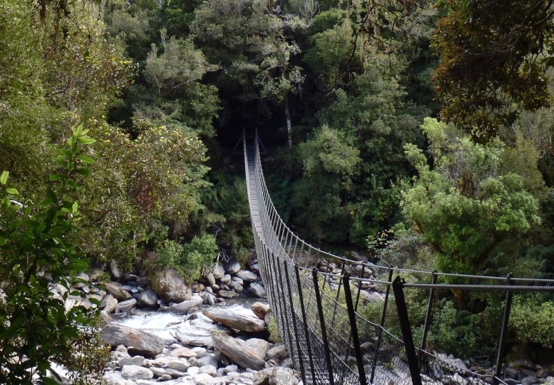 科普兰轨道秋千桥在南岛，新西兰