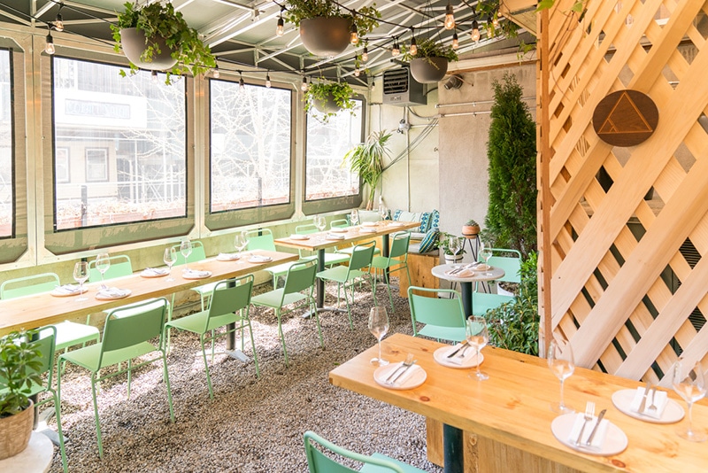 布鲁克林的Sunday是纽约最适合在instagram上分享的户外餐厅之一