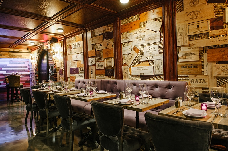 Violette's Cellar是纽约最好的无底早午餐。