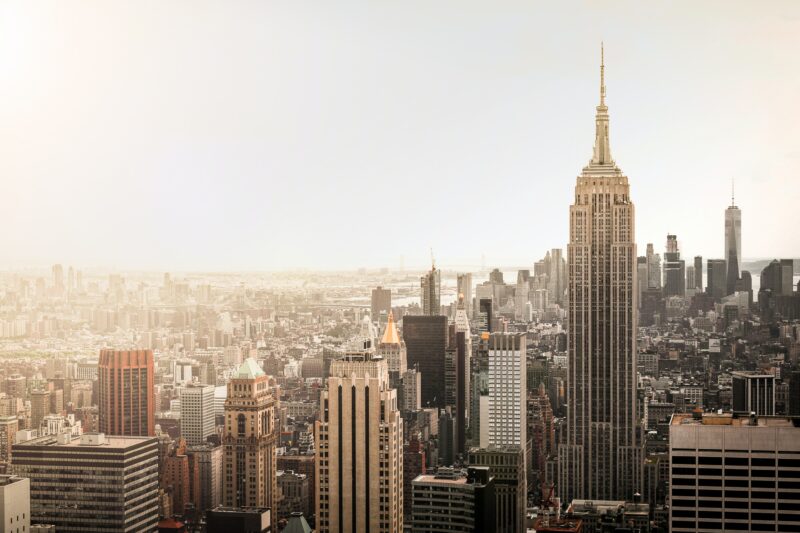 在纽约建筑之旅中可以看到帝国大厦和世界贸易中心
